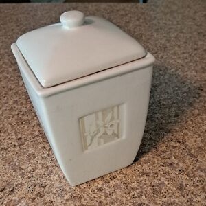 FLORASENSE White Ceramic Candle Canister with Lid